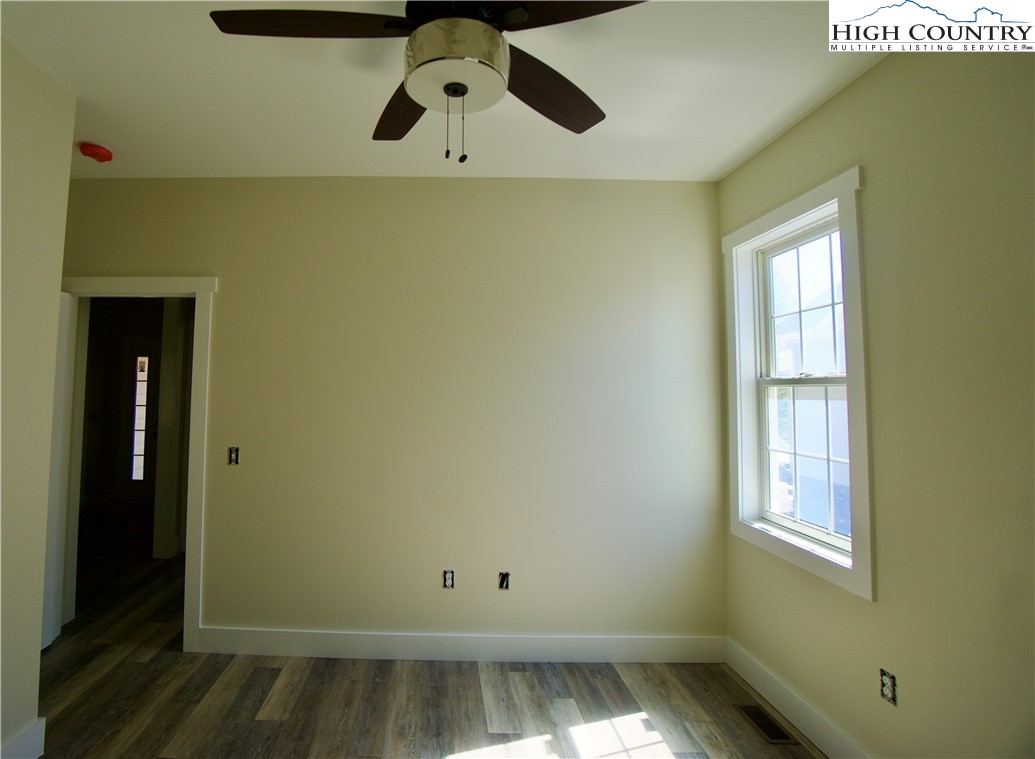 264 W Evergreen Street