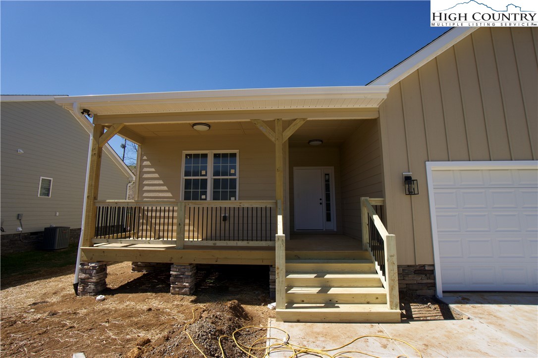 264 W Evergreen Street