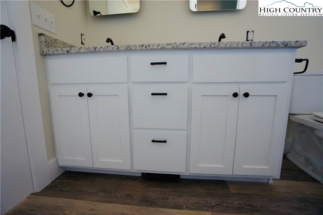 264 W Evergreen Street