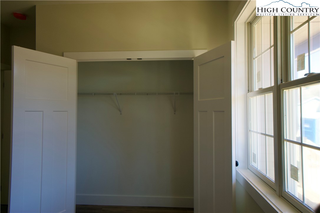 264 W Evergreen Street