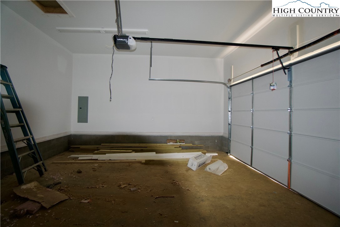 264 W Evergreen Street