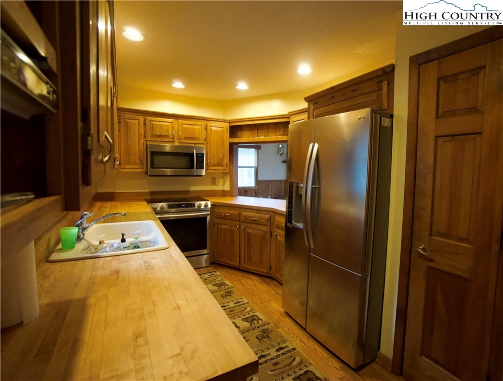 383 Bear Ridge Trail