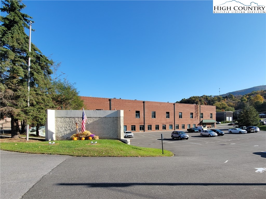 215 S Jefferson Avenue 102