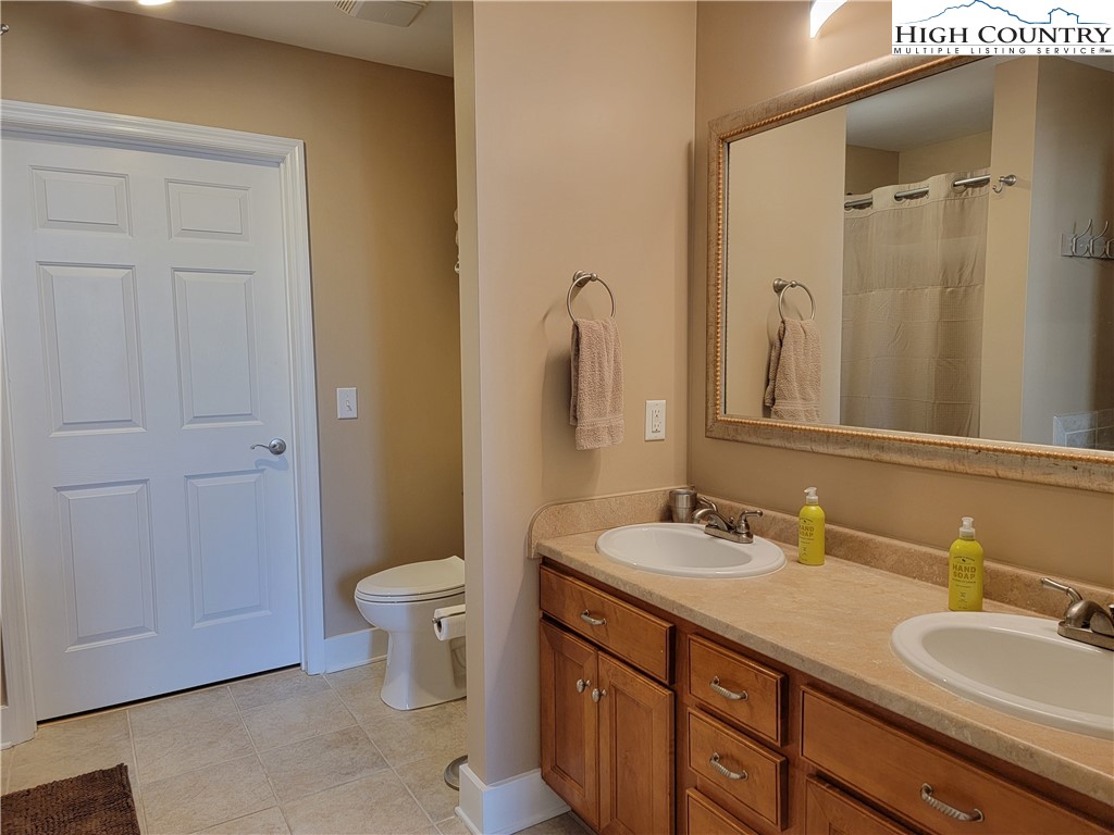 215 S Jefferson Avenue 102