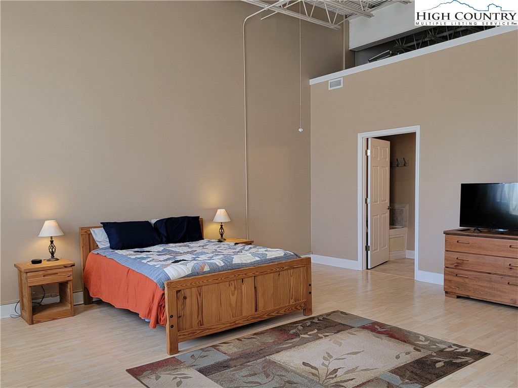 215 S Jefferson Avenue 102