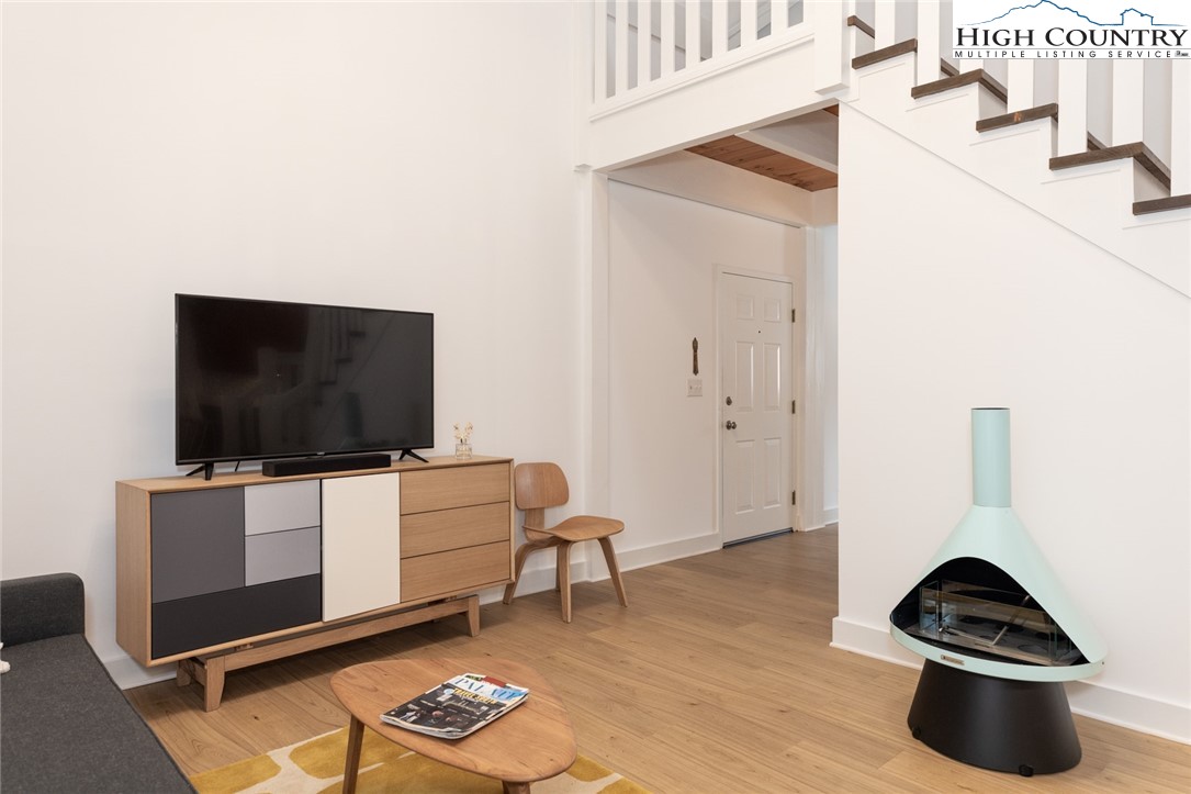 215 S Jefferson Avenue 212