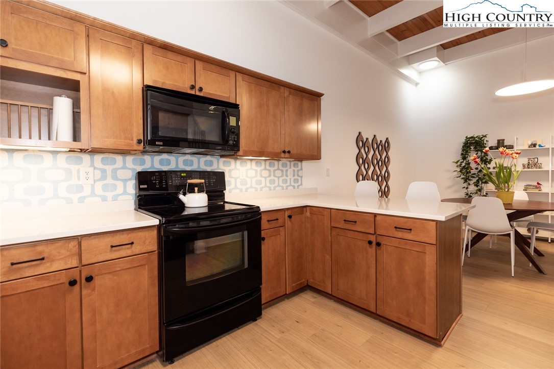 215 S Jefferson Avenue 212