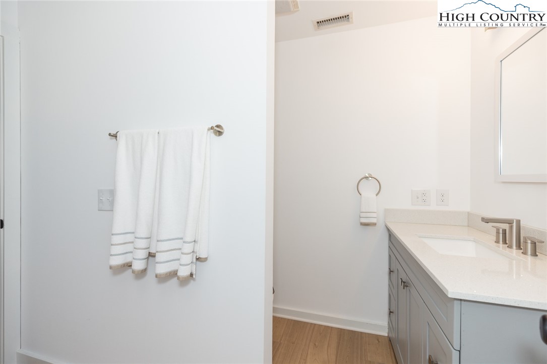 215 S Jefferson Avenue 212