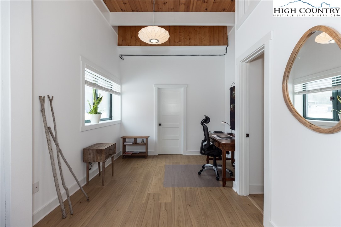 215 S Jefferson Avenue 212