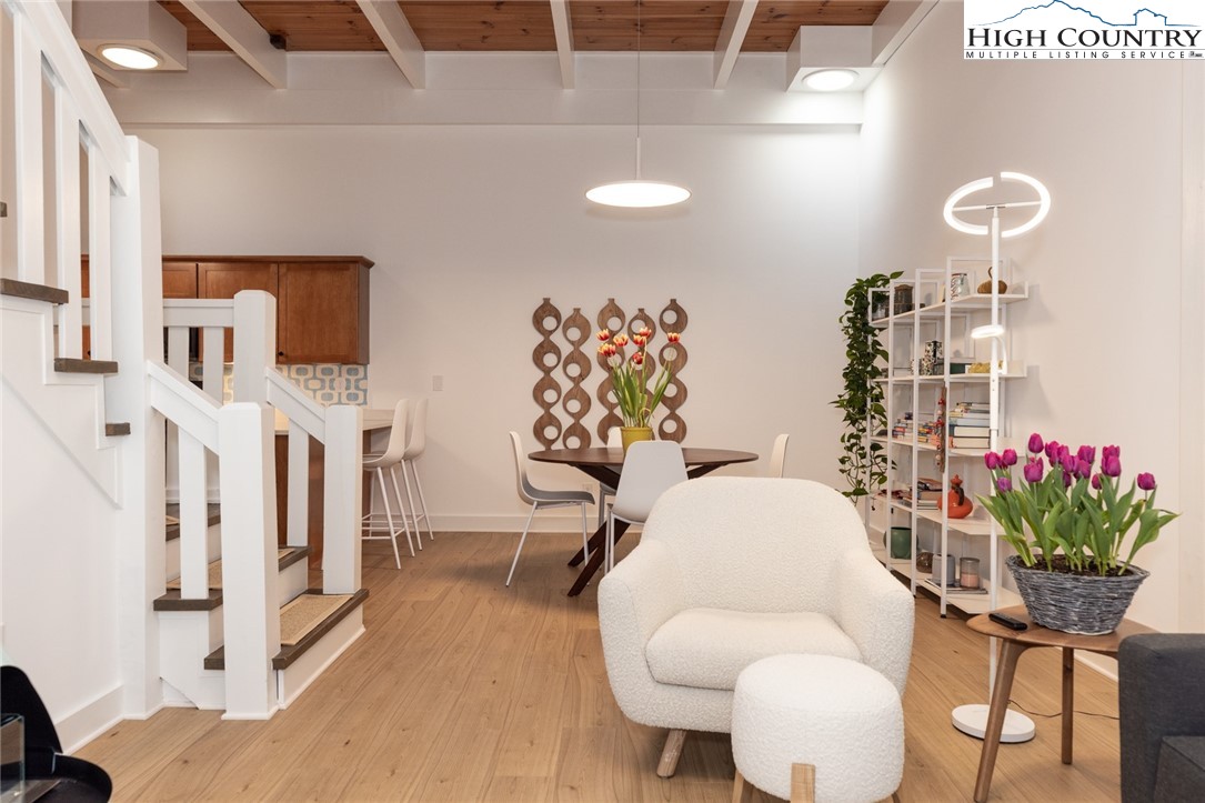 215 S Jefferson Avenue 212