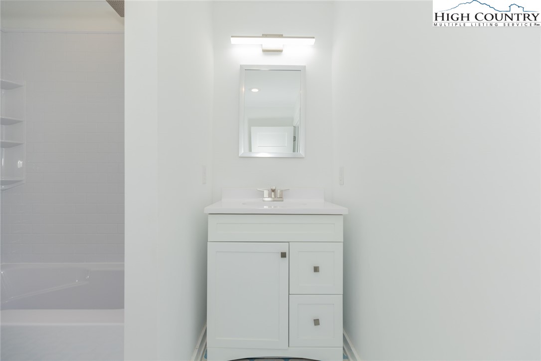 215 S Jefferson Avenue 212