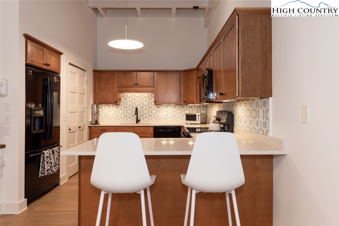 215 S Jefferson Avenue 212