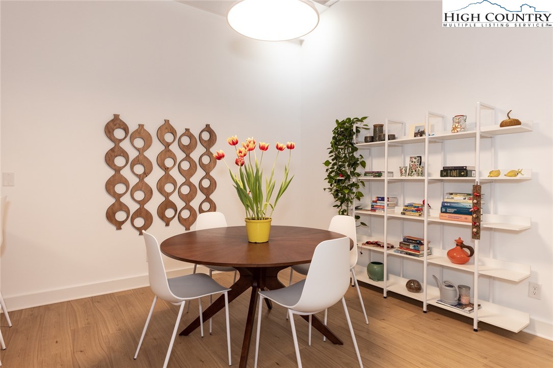 215 S Jefferson Avenue 212