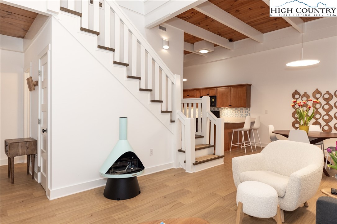 215 S Jefferson Avenue 212