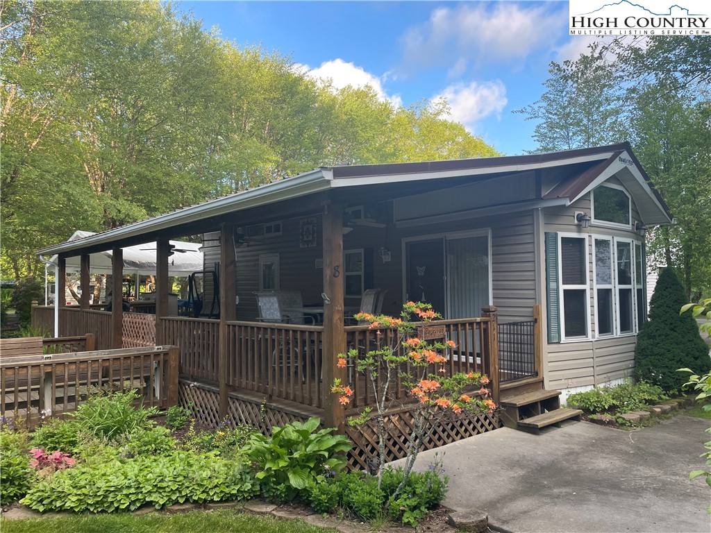 211 and 225 Finch Way