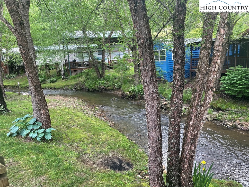 211 and 225 Finch Way