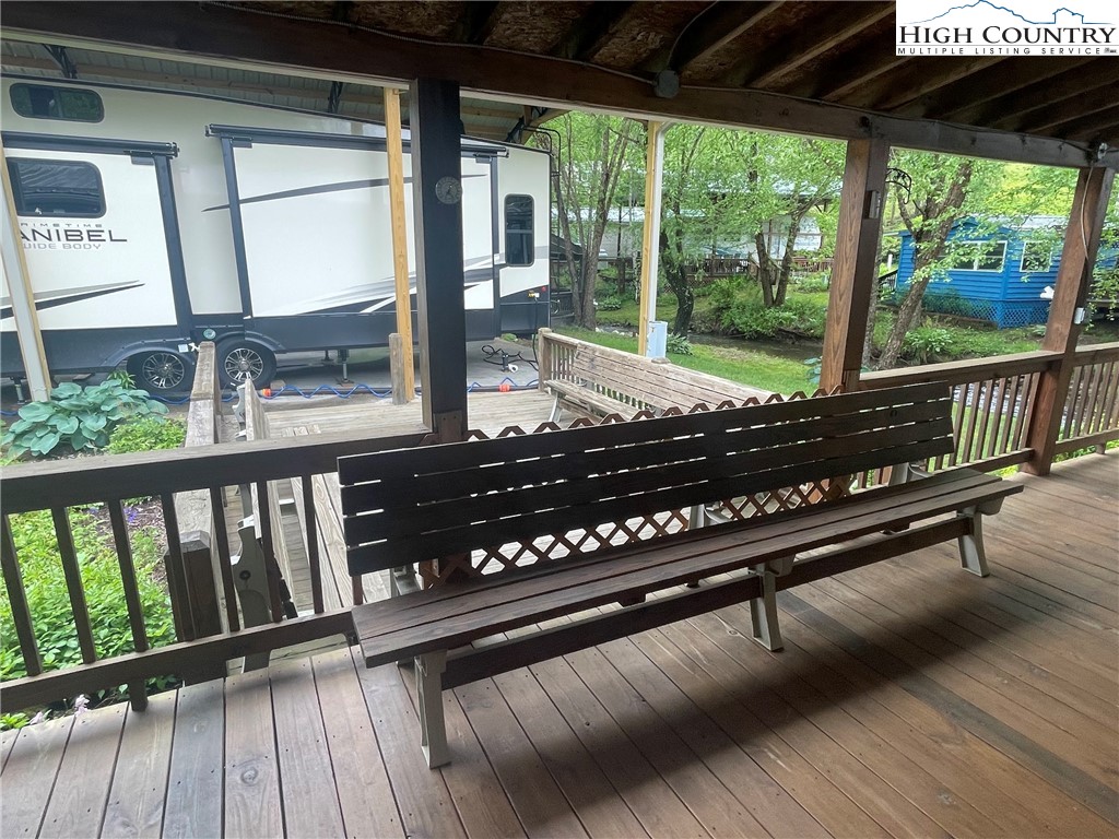 211 and 225 Finch Way