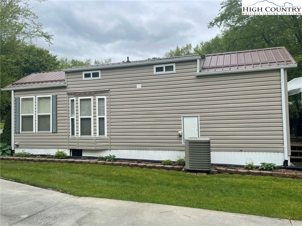 211 and 225 Finch Way