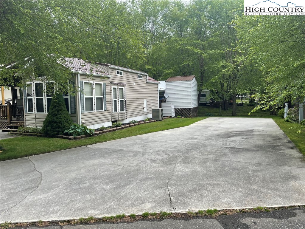 211 and 225 Finch Way