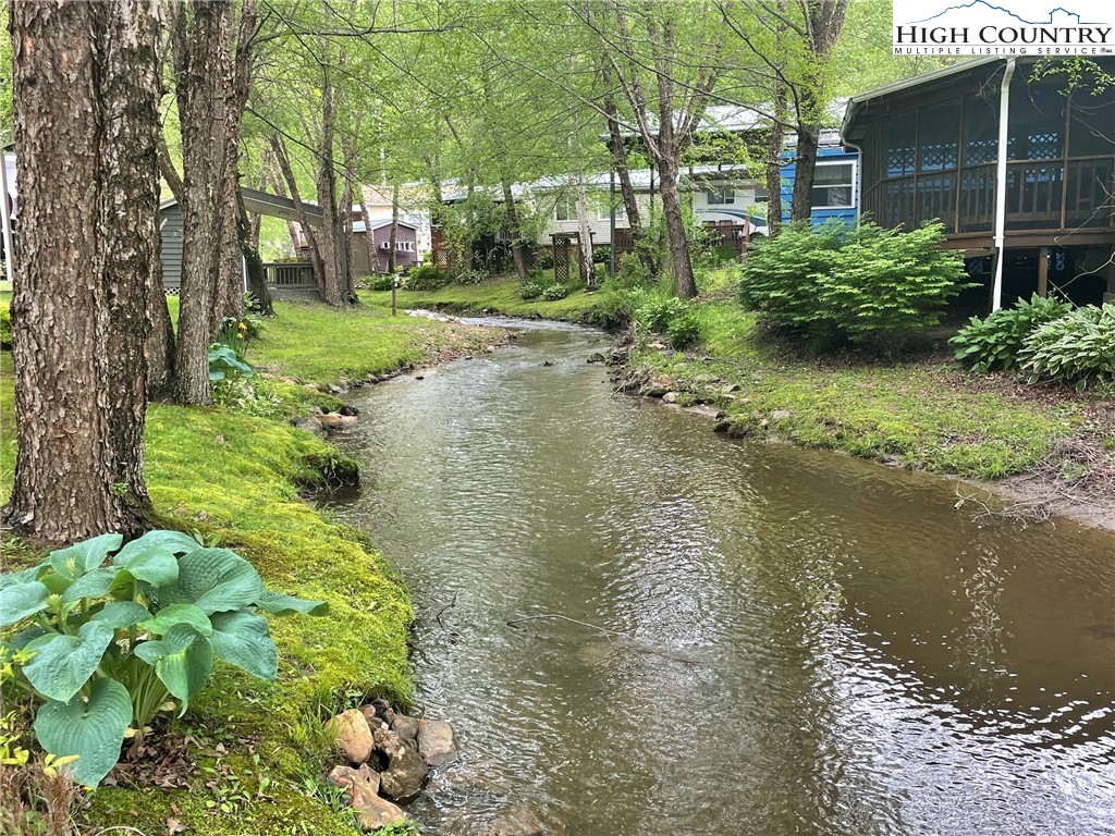 211 and 225 Finch Way