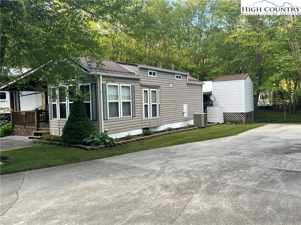 211 and 225 Finch Way