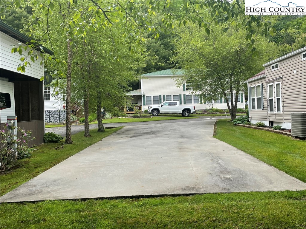 211 and 225 Finch Way