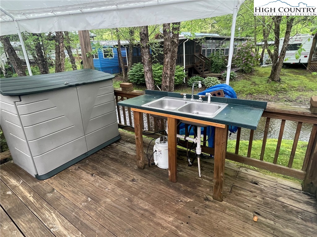 211 and 225 Finch Way