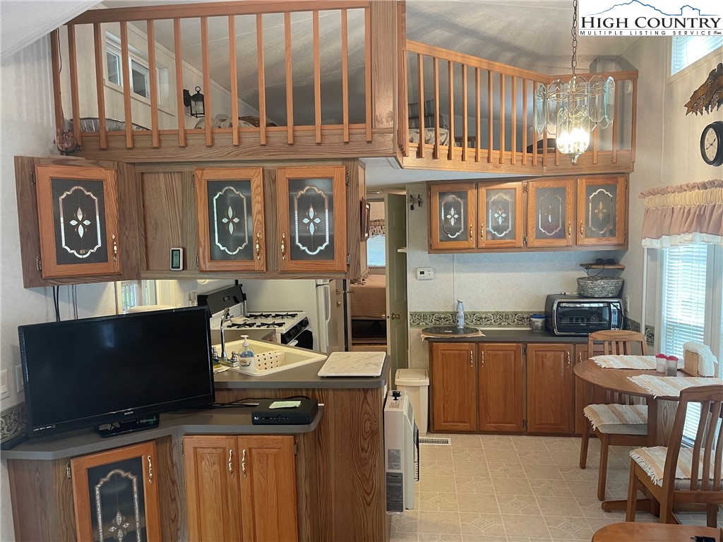 211 and 225 Finch Way