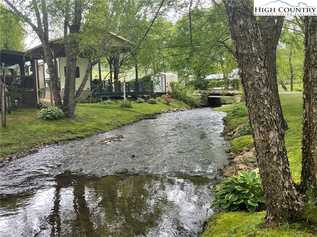 211 and 225 Finch Way