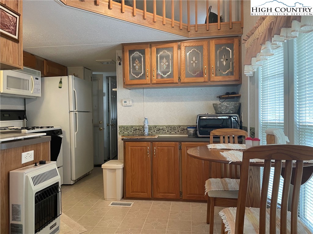 211 and 225 Finch Way