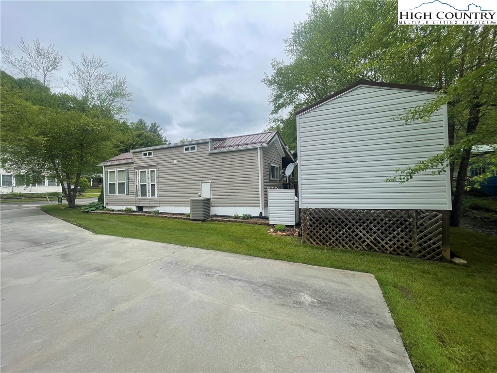 211 and 225 Finch Way