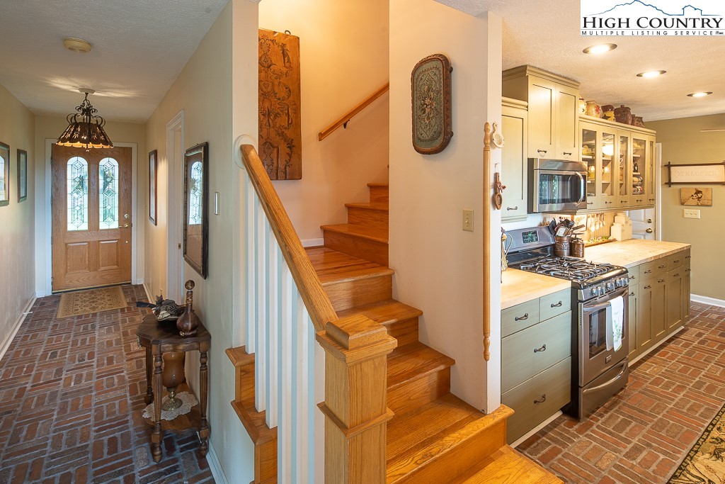 458 Fairway Ridge Drive