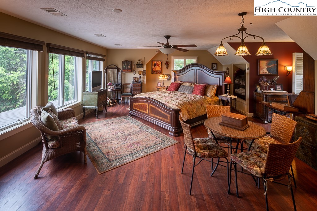 458 Fairway Ridge Drive