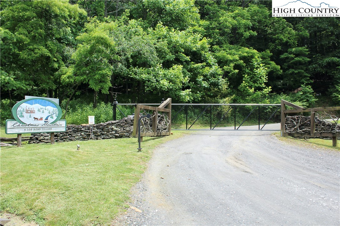 21 Christmas Mountain Lane