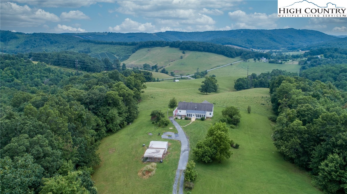 521 Oak Knob Trail