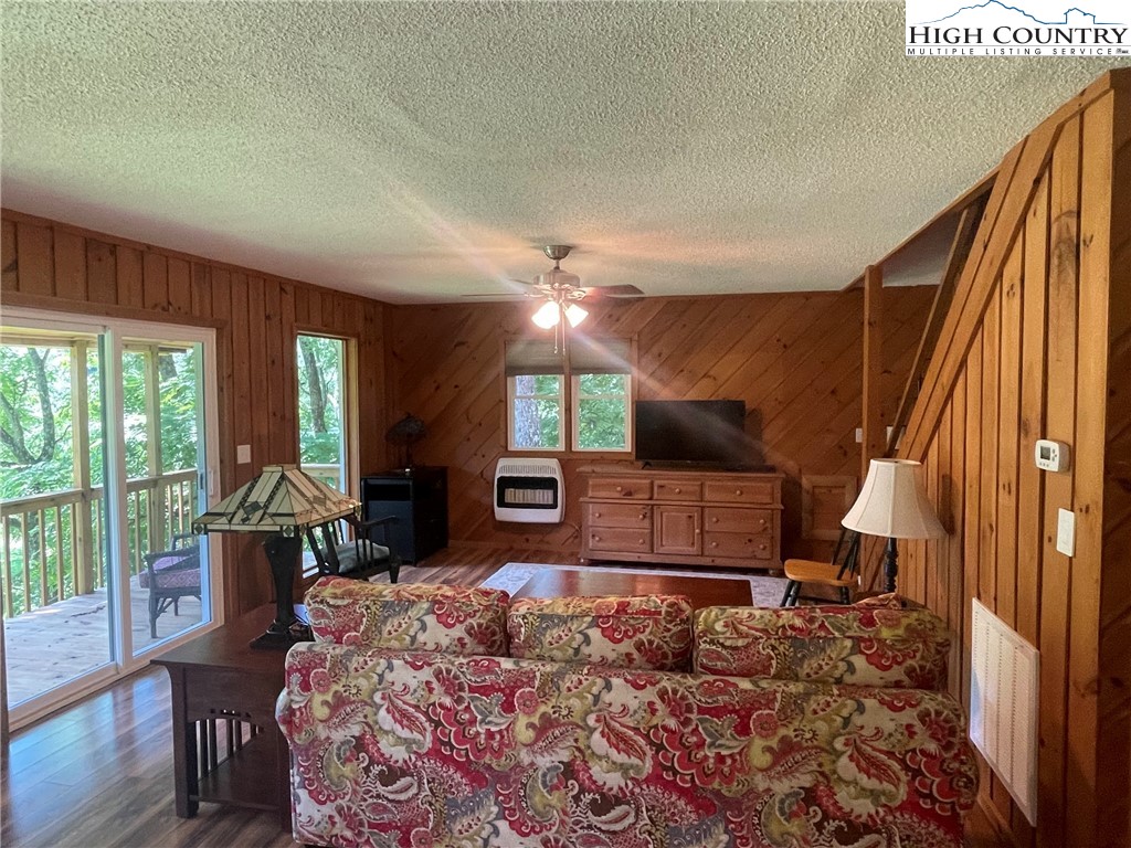 106 River Park Drive