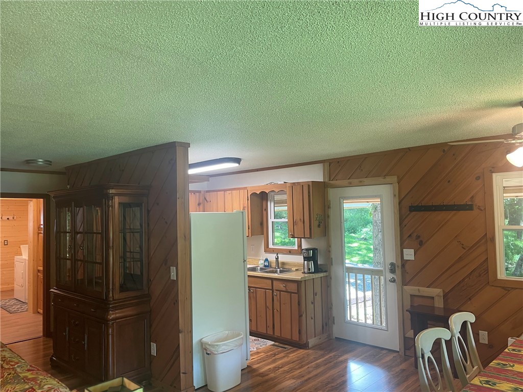 106 River Park Drive