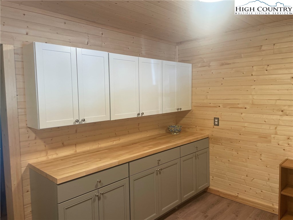 106 River Park Drive