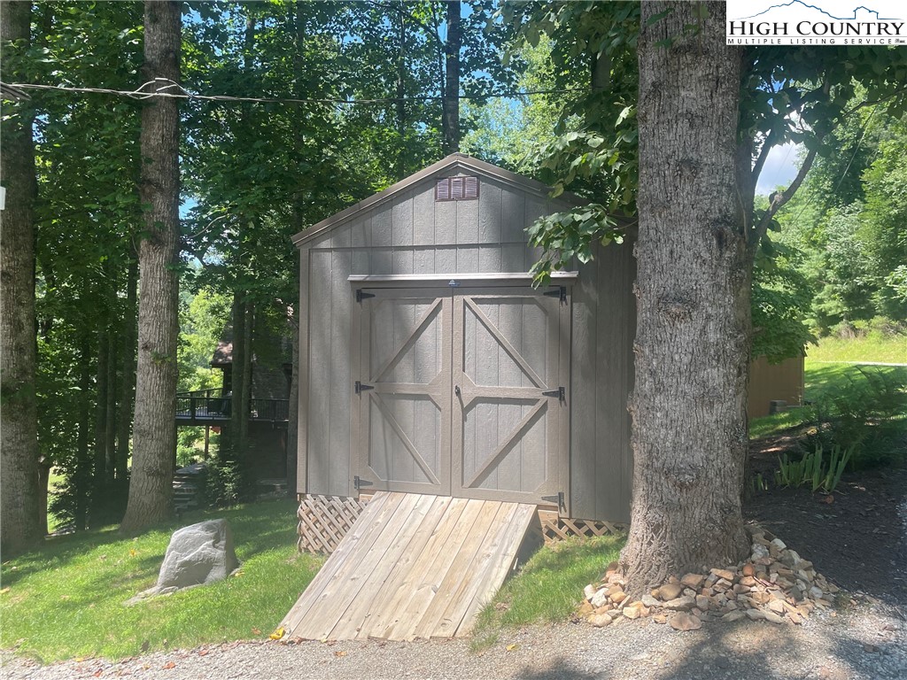 106 River Park Drive