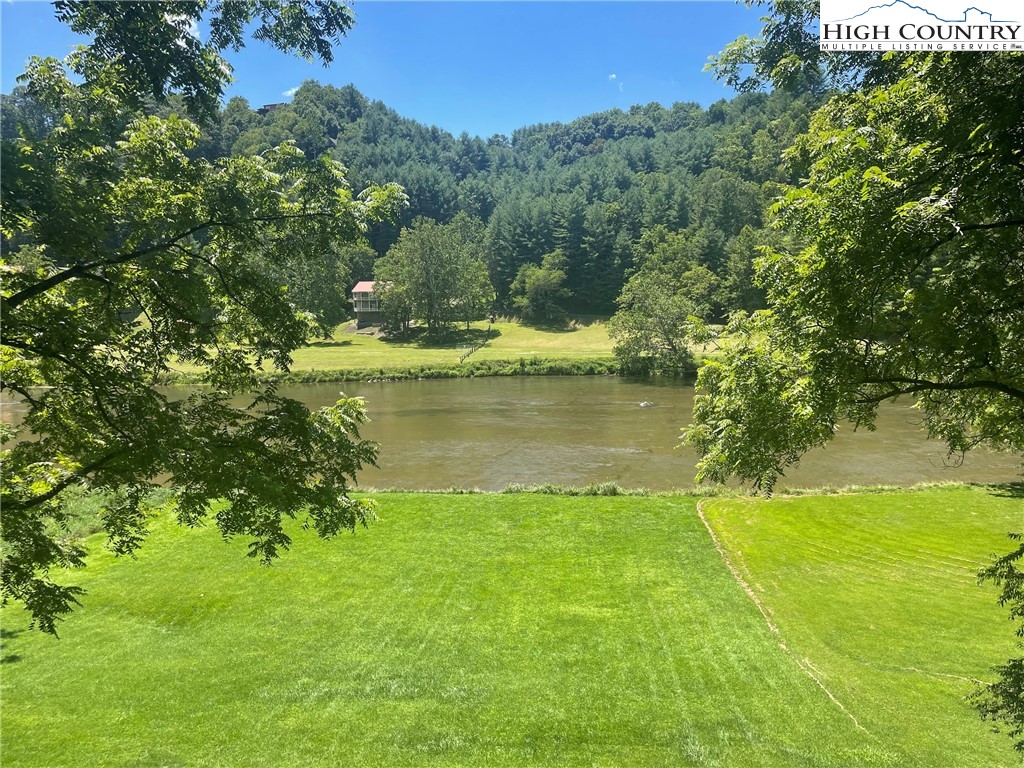 106 River Park Drive