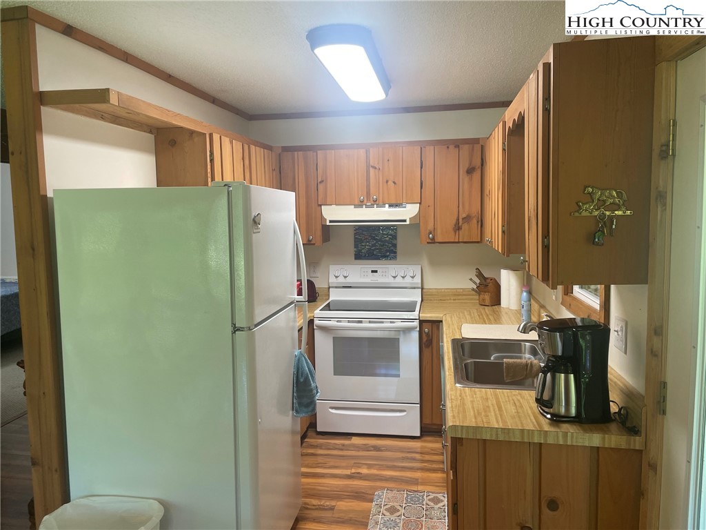 106 River Park Drive