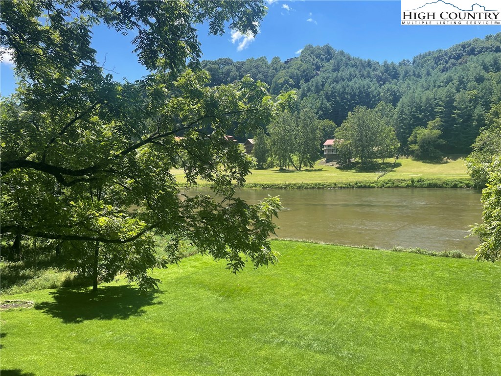 106 River Park Drive