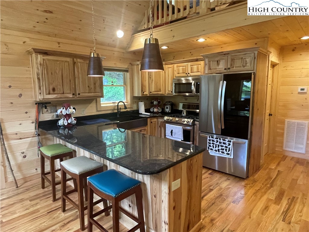 951 Woodland Shores Drive