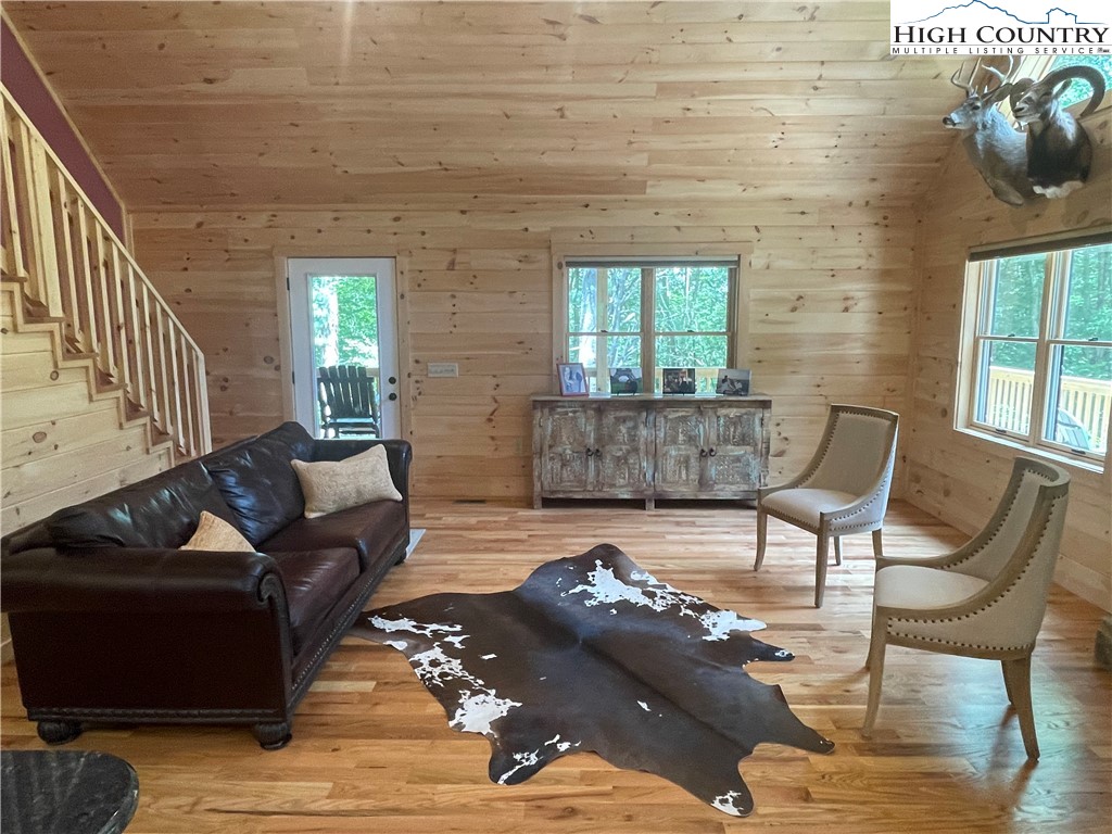 951 Woodland Shores Drive