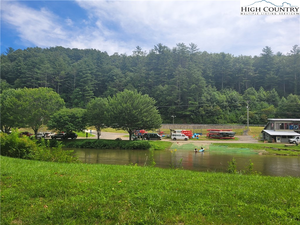 951 Woodland Shores Drive