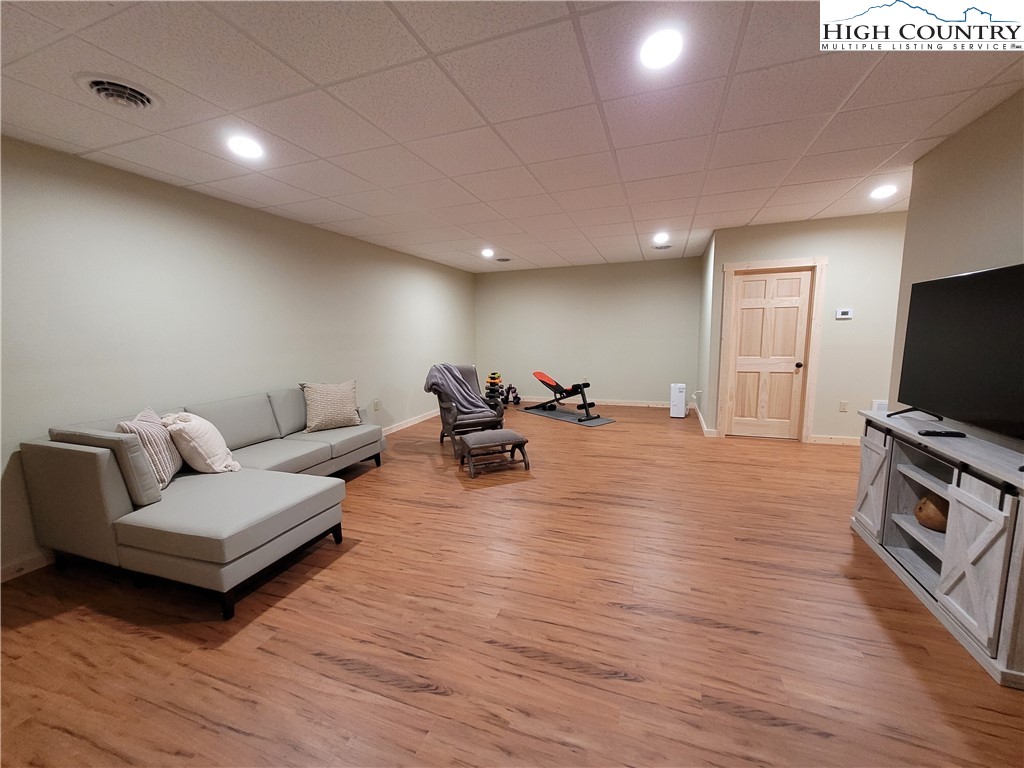 951 Woodland Shores Drive