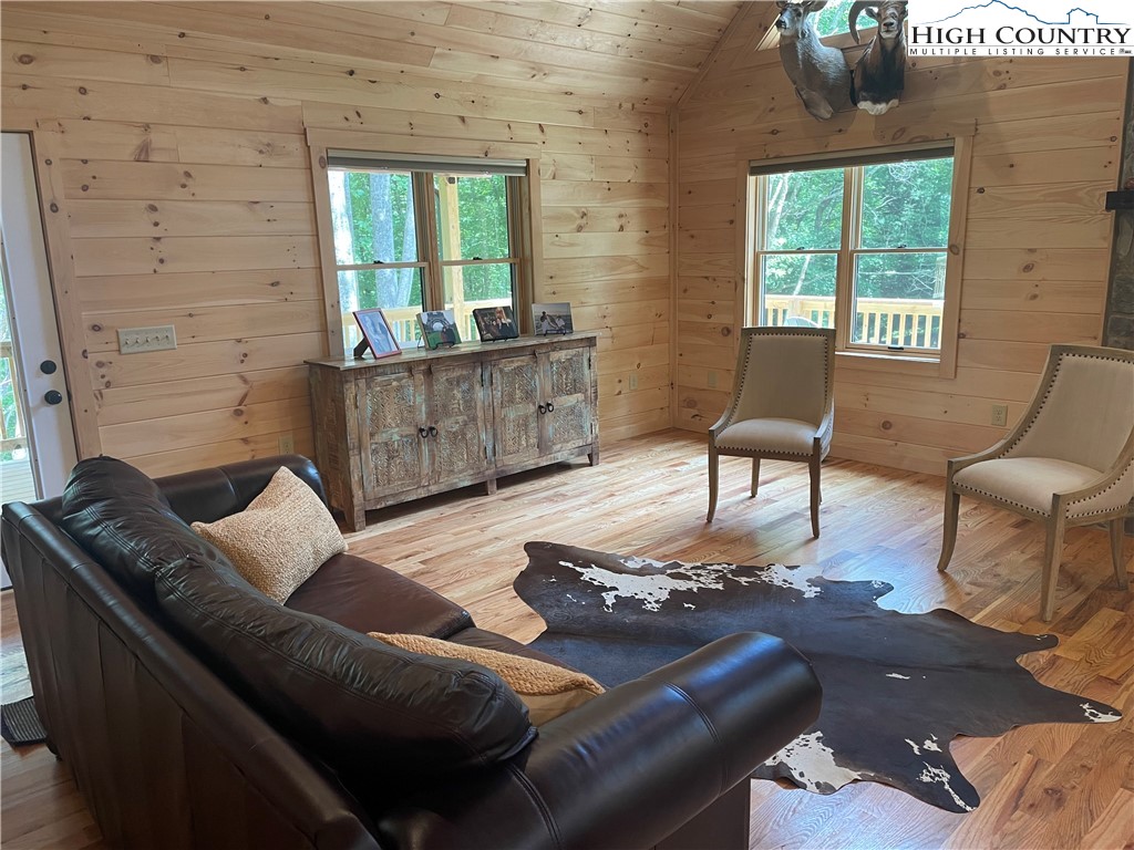 951 Woodland Shores Drive