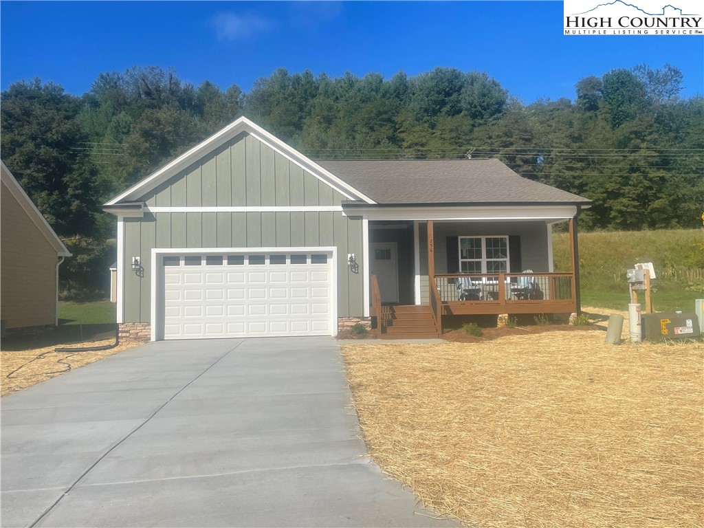 256 W Evergreen Street