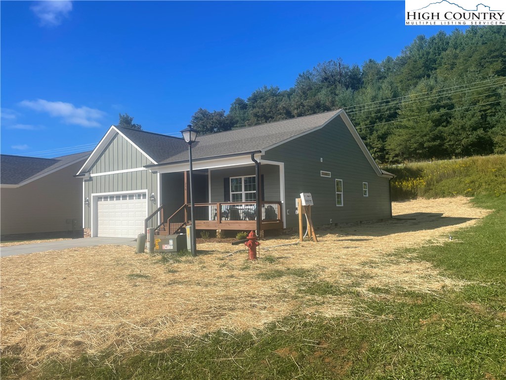 256 W Evergreen Street