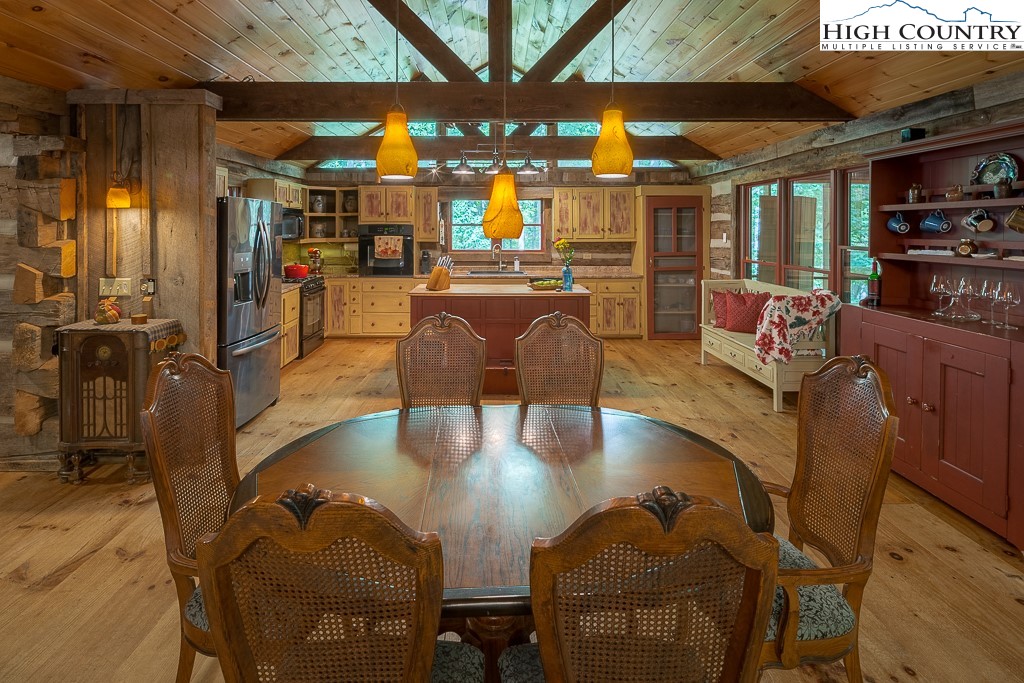 1404 Laurel Creek Ext Road